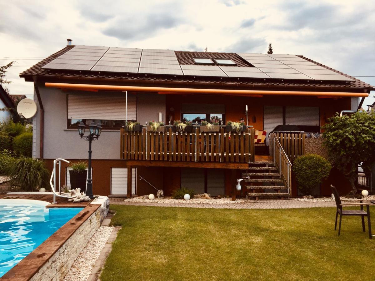 Ferienwohnung Schwarz Sersheim エクステリア 写真